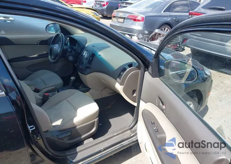 2010 Hyundai Elantra Touring Gls from USA, damaged, VIN KMHDB8AE9AU072647